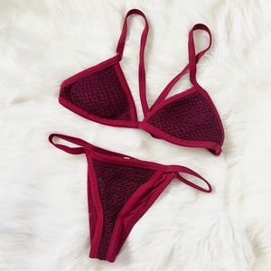 ✨ Burgundy Red Padded Spaghetti Strap Textured Crochet V-String Bikini Size M